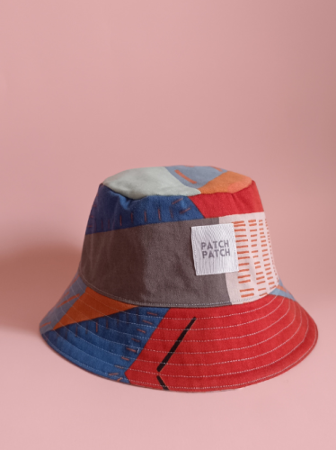 Dorosły  bucket hat w graficzny wzór