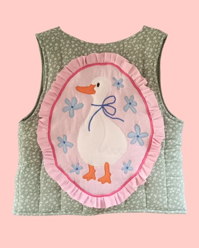 Kamizelka na suwak z autorskim wzorem gęsi - roz. S