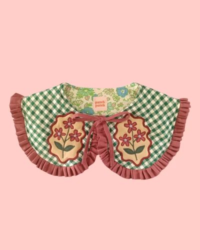 Kołnierzyk z autorskim wzorem kwiatów