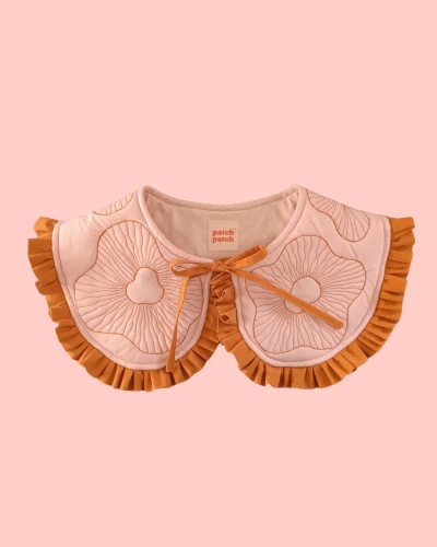 Kołnierzyk z autorskim wzorem meduz